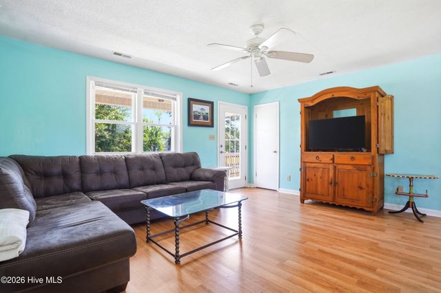 109 Gull Drive, Sneads Ferry, NC 28460