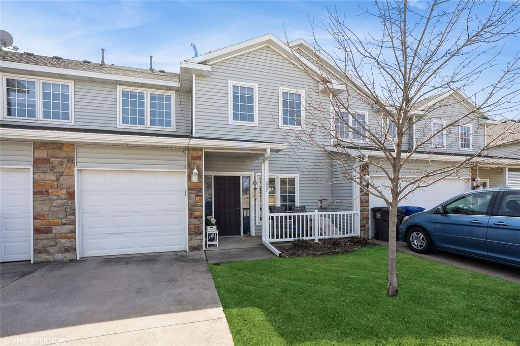 2100 Meadow Chase Lane 607, Des Moines, IA 50320