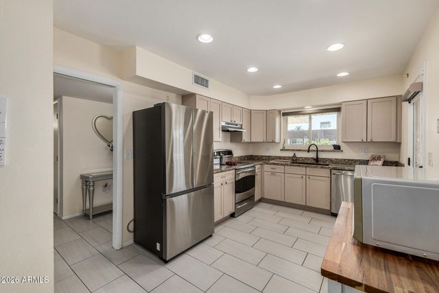 10316 W BAYSIDE Road, Sun City, AZ 85351