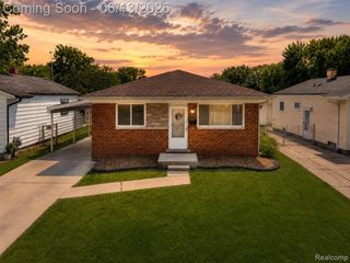 23012 Allor Street, Saint Clair Shores, MI 48082