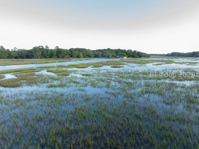 39 Creek House Ln, St Helena Island, SC 29920