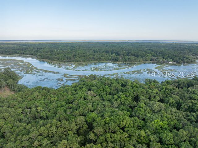 39 Creek House Ln, St Helena Island, SC 29920