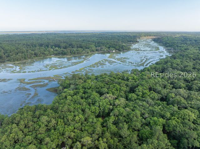 39 Creek House Ln, St Helena Island, SC 29920