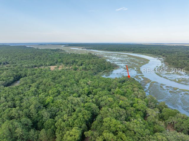 39 Creek House Ln, St Helena Island, SC 29920