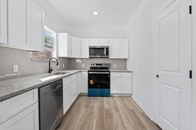 305 Meador Street, Moody, TX 76557