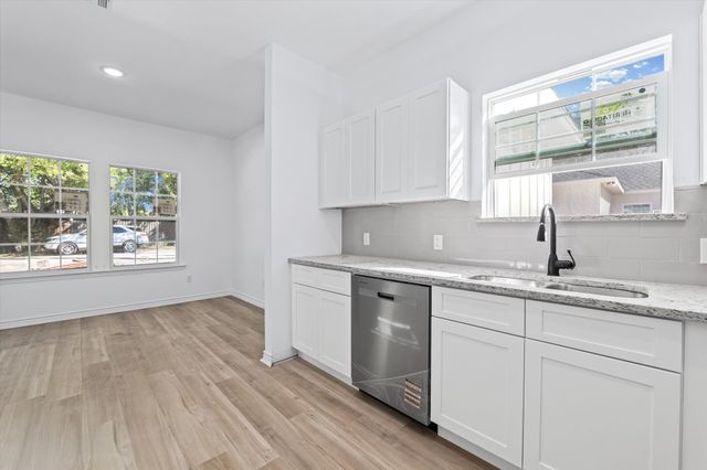 305 Meador Street, Moody, TX 76557