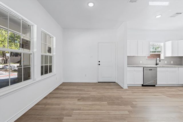 305 Meador Street, Moody, TX 76557