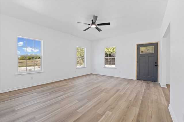 305 Meador Street, Moody, TX 76557