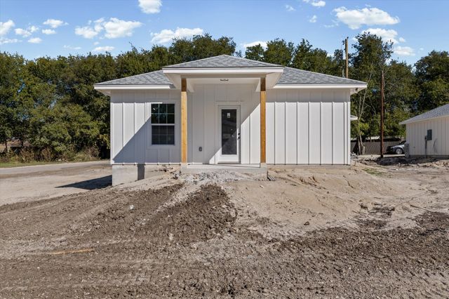 305 Meador Street, Moody, TX 76557