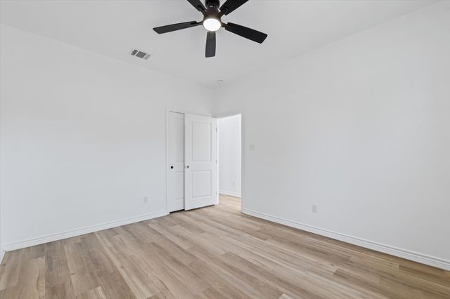 305 Meador Street, Moody, TX 76557