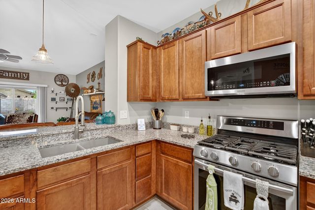 827 W BANYAN Avenue, San Tan Valley, AZ 85140