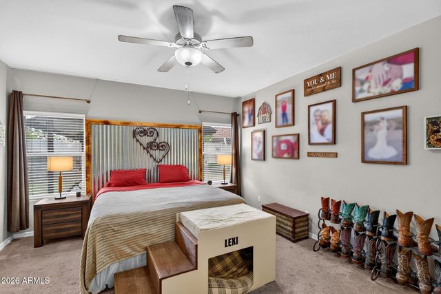 827 W BANYAN Avenue, San Tan Valley, AZ 85140