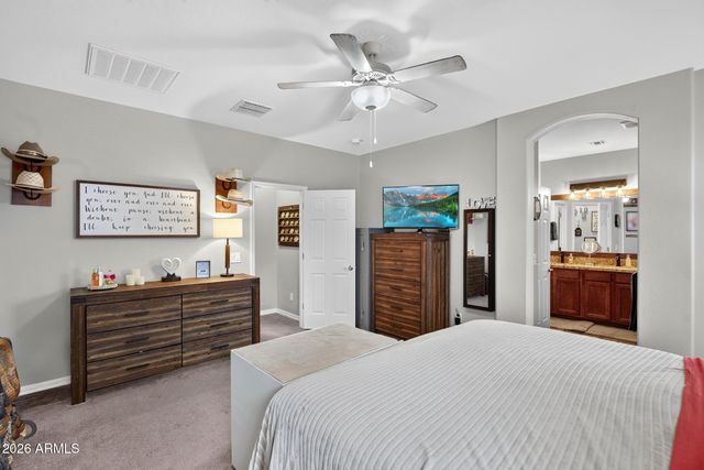 827 W BANYAN Avenue, San Tan Valley, AZ 85140