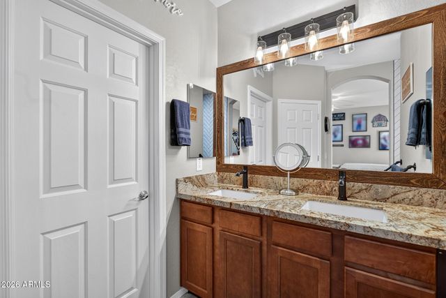 827 W BANYAN Avenue, San Tan Valley, AZ 85140