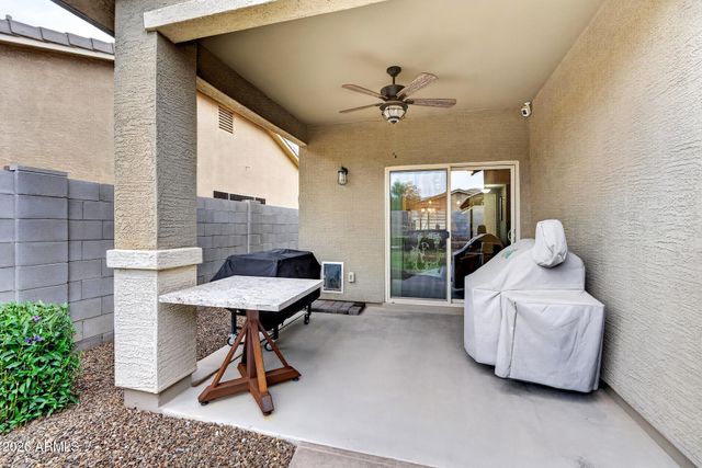 827 W BANYAN Avenue, San Tan Valley, AZ 85140