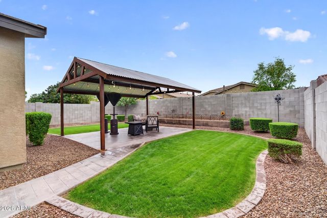 827 W BANYAN Avenue, San Tan Valley, AZ 85140