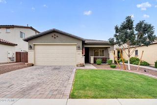 827 W BANYAN Avenue, San Tan Valley, AZ 85140