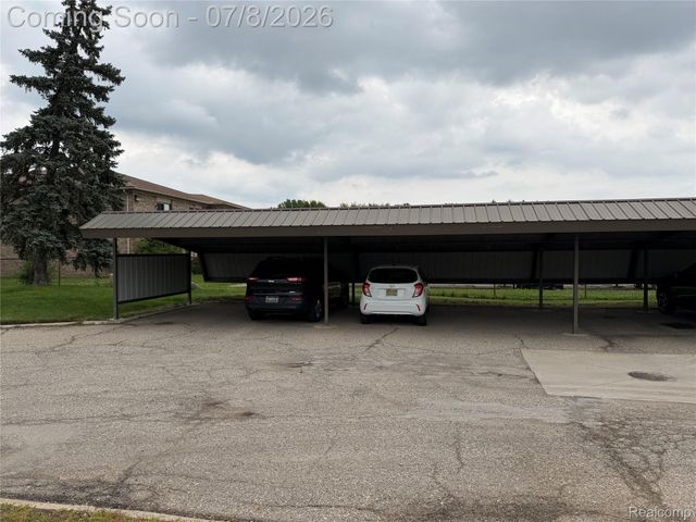 270 E 13 Mile Road 34, Madison Heights, MI 48071