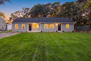 43 Quaker Rd, Barnstable, MA 02601