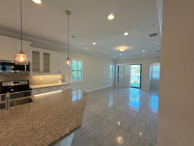 455 SW 113th Lane 455, Pembroke Pines, FL 33025