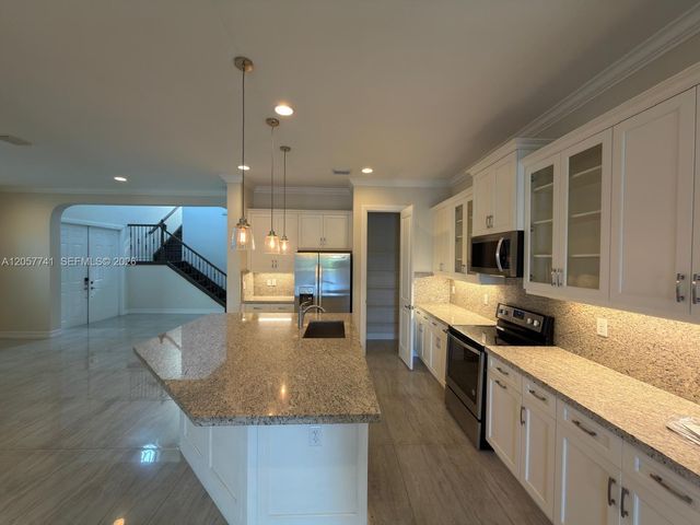 455 SW 113th Lane 455, Pembroke Pines, FL 33025