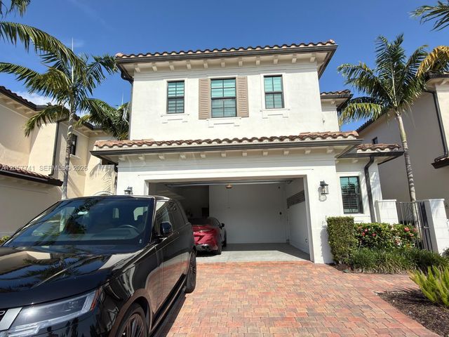 455 SW 113th Lane 455, Pembroke Pines, FL 33025