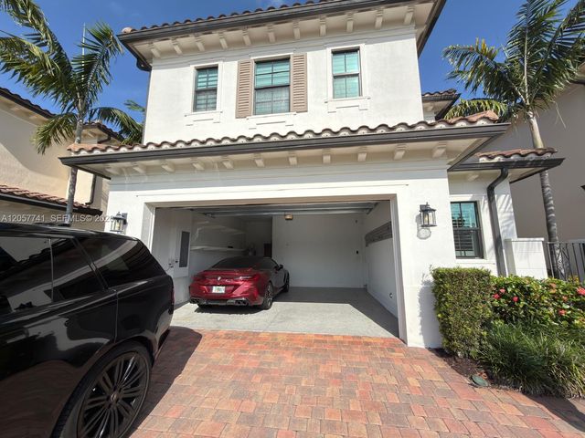 455 SW 113th Lane 455, Pembroke Pines, FL 33025