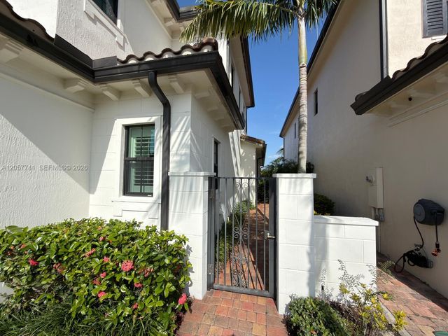 455 SW 113th Lane 455, Pembroke Pines, FL 33025