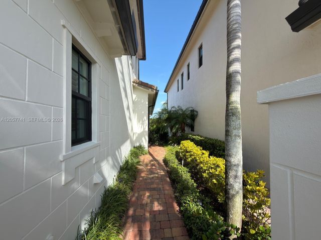 455 SW 113th Lane 455, Pembroke Pines, FL 33025