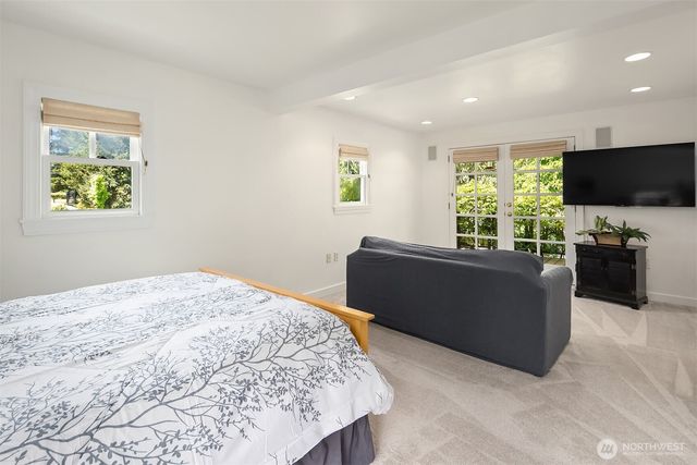 6007 SE 22nd Street, Mercer Island, WA 98040