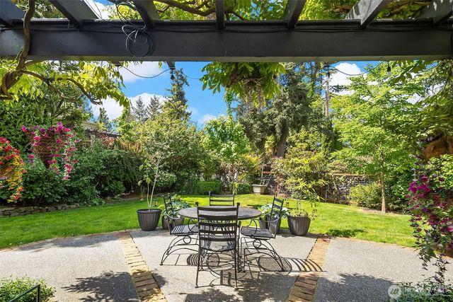 6007 SE 22nd Street, Mercer Island, WA 98040