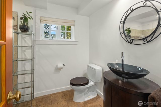 6007 SE 22nd Street, Mercer Island, WA 98040