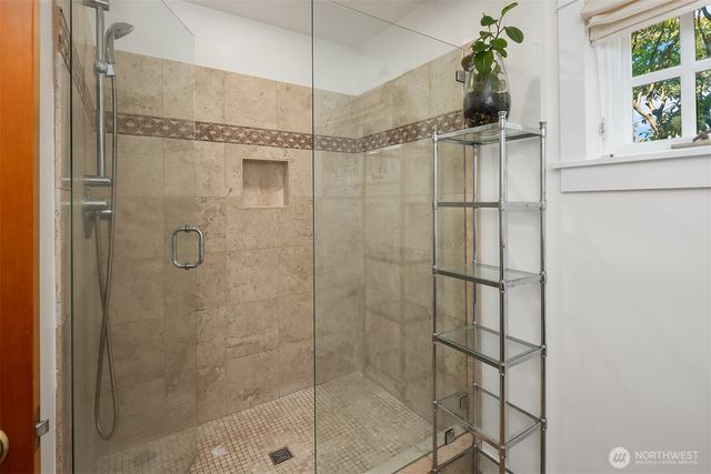 6007 SE 22nd Street, Mercer Island, WA 98040