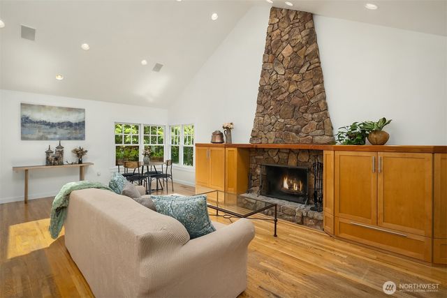 6007 SE 22nd Street, Mercer Island, WA 98040