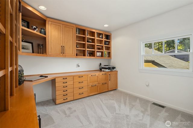 6007 SE 22nd Street, Mercer Island, WA 98040