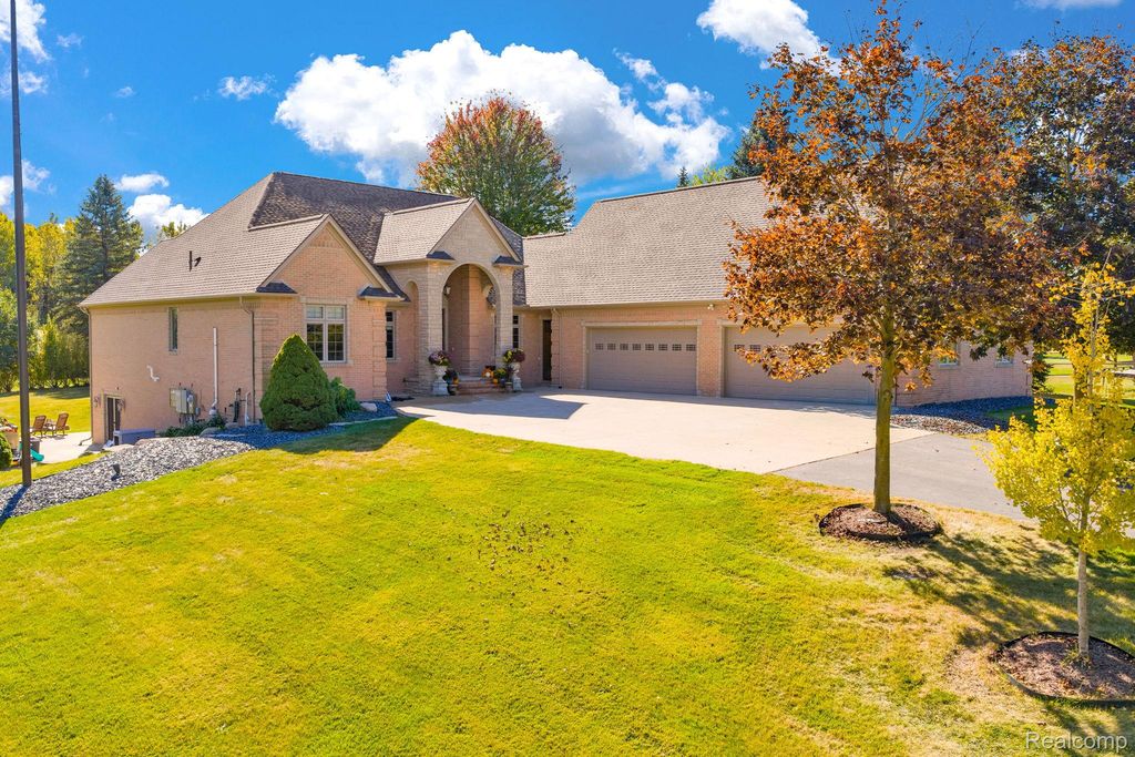 7260 34 Mile Road, Bruce Township, MI 48065