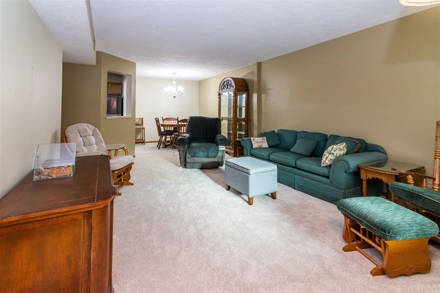 61137 Greenwood Drive, South Lyon, MI 48178