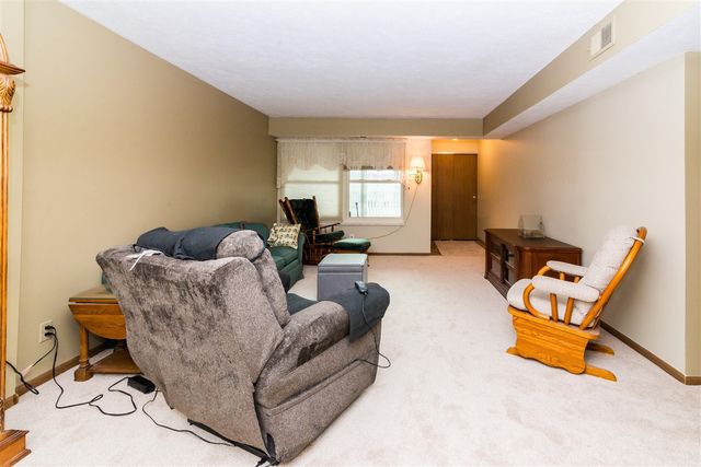 61137 Greenwood Drive, South Lyon, MI 48178