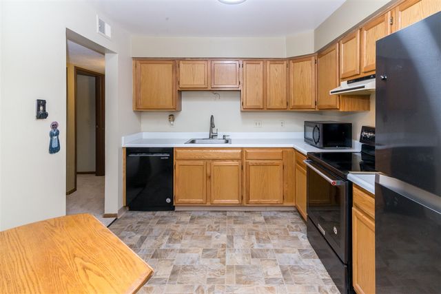 61137 Greenwood Drive, South Lyon, MI 48178