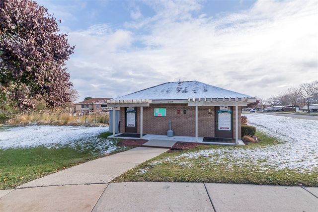 61137 Greenwood Drive, South Lyon, MI 48178