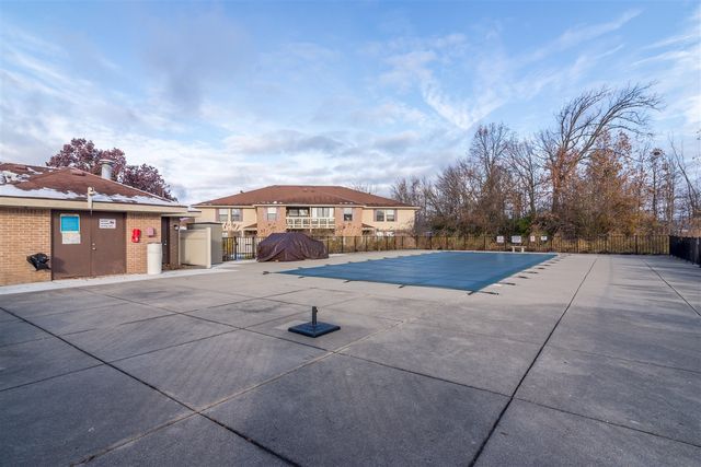 61137 Greenwood Drive, South Lyon, MI 48178