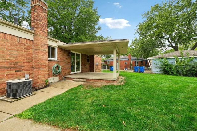 29812 Newport Drive, Warren, MI 48088