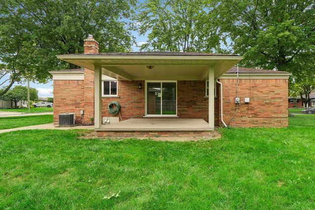 29812 Newport Drive, Warren, MI 48088