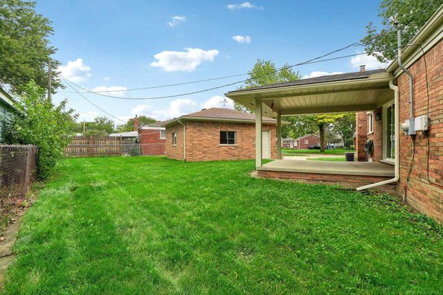 29812 Newport Drive, Warren, MI 48088