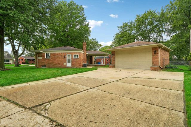 29812 Newport Drive, Warren, MI 48088