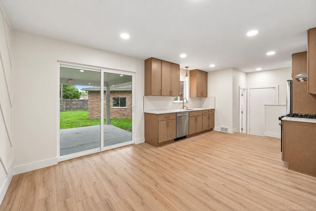 29812 Newport Drive, Warren, MI 48088