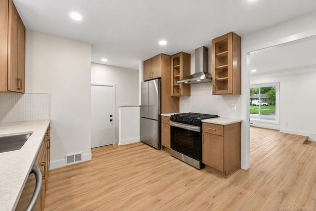 29812 Newport Drive, Warren, MI 48088