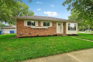 29812 Newport Drive, Warren, MI 48088