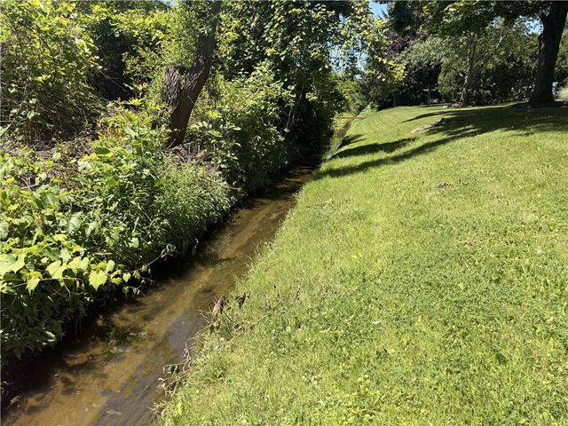 364 Brush Creek Drive, Greece, NY 14612