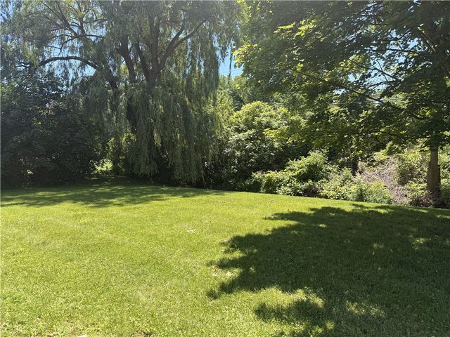 364 Brush Creek Drive, Greece, NY 14612